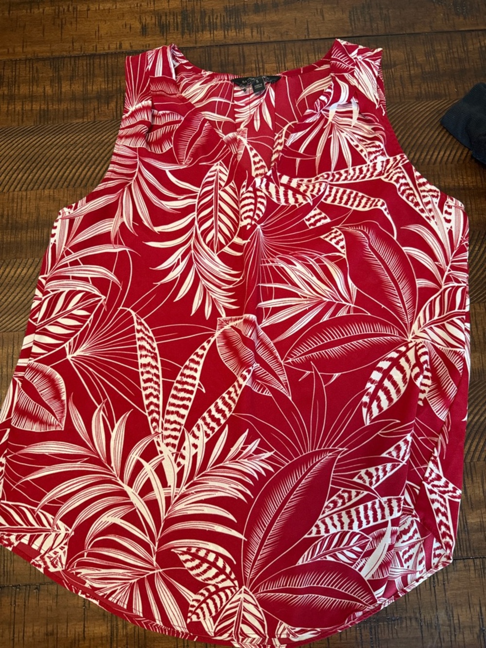 Banana Republic Red and White Leaf-Print Sleeveless Top